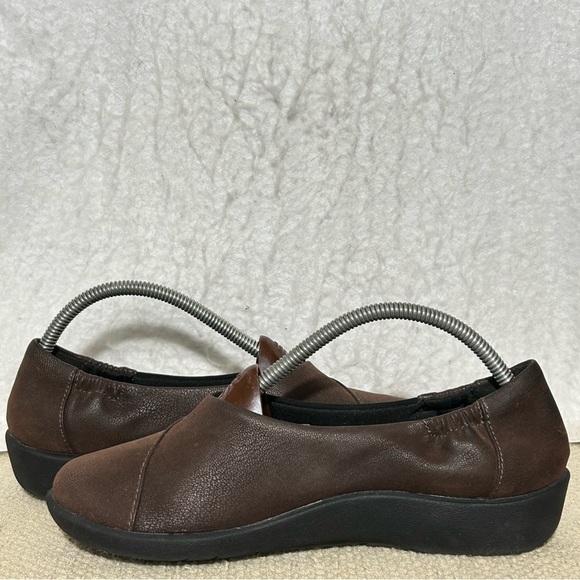 Clarks Cloudsteppers Womens Brown Sillian Jetay SlipOn Comfort Loafer Shoes SZ 7 - Picture 7 of 11